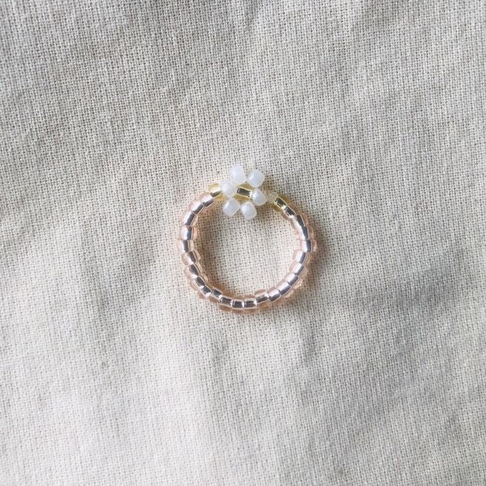 Gambar Beaded ring flower cincin manik - Flower pink dari ArtQu undefined Tokopedia