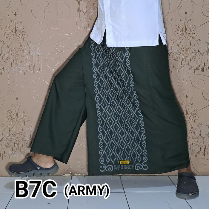 Gambar sarung celana dewasa batik "WADIMOR" adem enak dan nyaman di kulit - B7C dari amel88 undefined Tokopedia