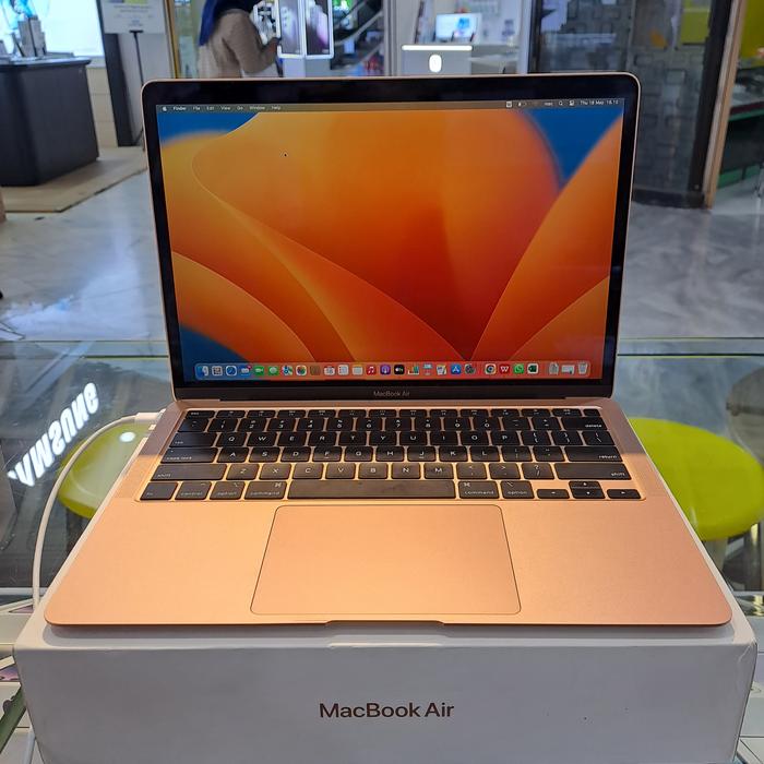 美品　Macbook Air 2020 i3 8GB　256GB　96回充電 美品 Macbook Air 2020 i3 8GB 256GB 96回充電 Macbook Air 2020 I3 8256