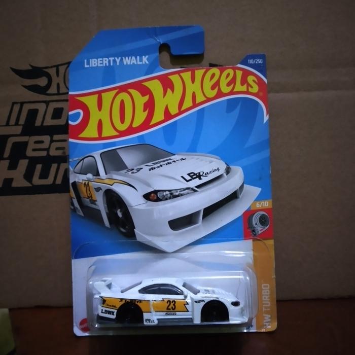 Jual Hot Wheels Nissan Silvia S15 LBWK white - Kota Malang - WDiecast ...
