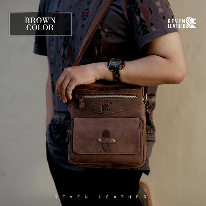 Gambar Tas Samping Pria Selempang Kerja Sling Bag Tablet Ipad Fossil Kulit - Coklat Tua dari Malang Kulit Goods undefined Tokopedia