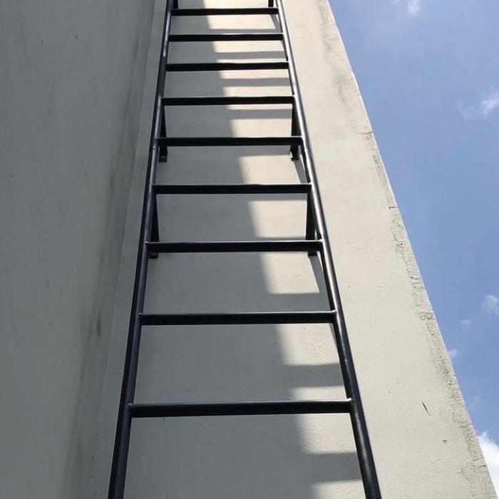 Gambar tangga vertikal dari RJ Steel Decoration undefined Tokopedia