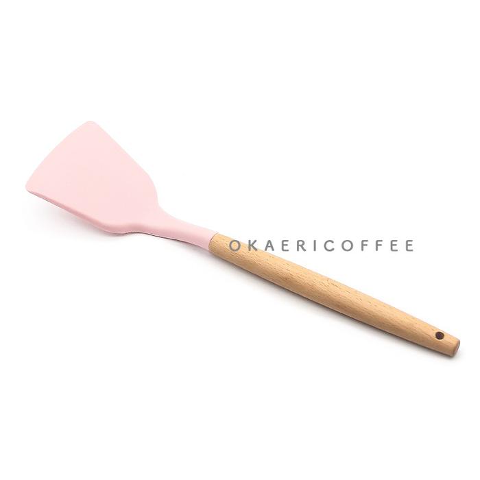 Gambar Silicone Turner Wooden Handle / Spatula Masak Silikon Kayu Sodet Sutil - Pink dari Okaeri Coffee undefined Tokopedia