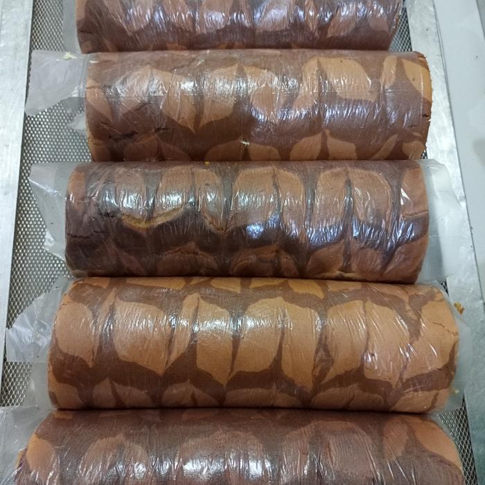 Gambar ROLL CAKE BATIK dari RISKA BAKERY &CAKE undefined Tokopedia