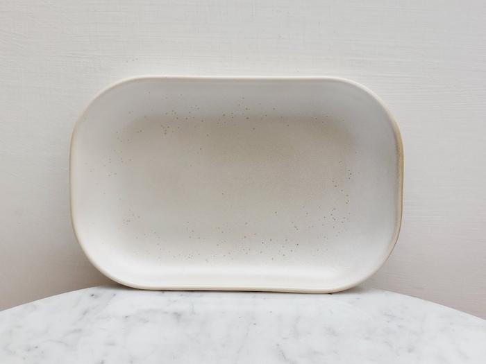 Gambar Piring Snack Sate Segi Cafe - Ceramic Rectangle Plate VERTIGO COUPE S - Cream dari Sinar Sakti Galleria undefined Tokopedia