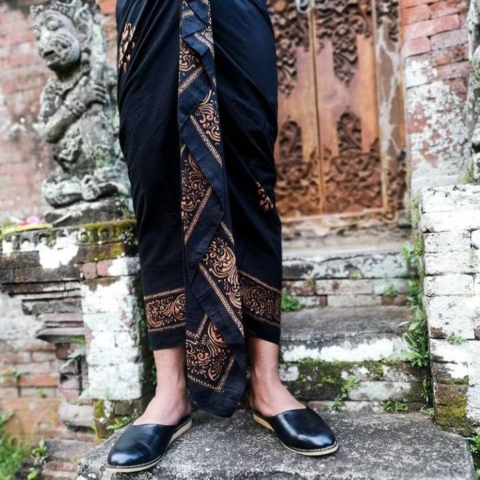 Gambar kamen batik setengah Jadi pria pakaian adat Bali - 1 dari Andira Bali Busana undefined Tokopedia