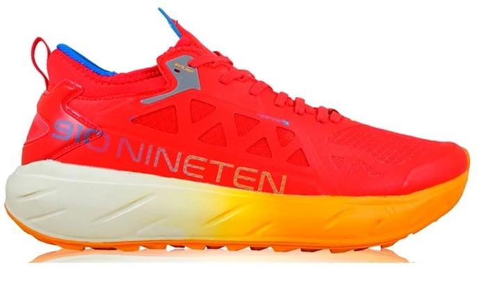 Gambar Sepatu Running 901 nineten Yuza Riot Goresplash - Merah, 40 dari DHAB SPORT undefined Tokopedia