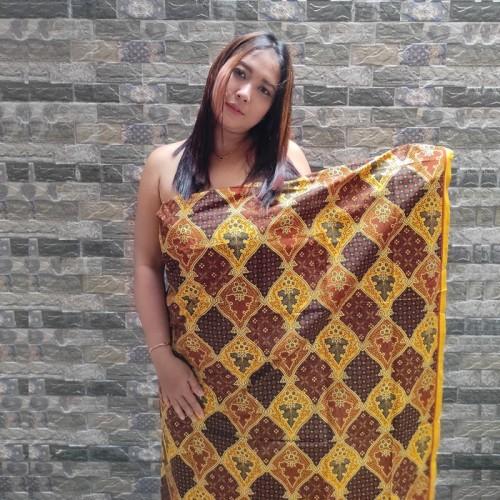 Gambar Kain Batik Jarik Solo Prada Motif WAHYU TUMURUN Jarit Prodo Seserahan - Delimo P dari Prameswari Batik Solo undefined Tokopedia