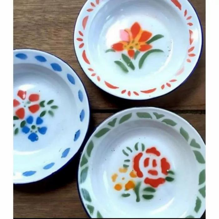 Gambar Piring Seng Piring Jadul Piring Antik Piring vintage Piring Enamel - Piring Enamel, 20 Cm dari Mitraaren undefined Tokopedia