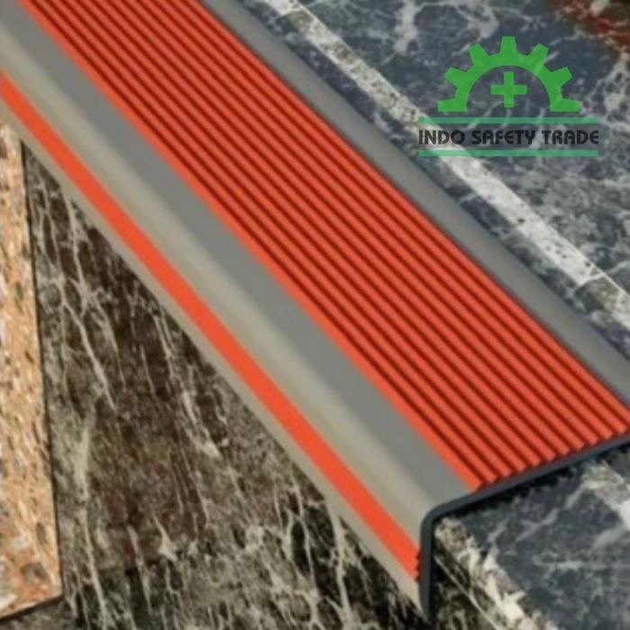 Gambar Lis Tangga Anti Slip Nosing Karet Rubber Pengaman Tangga Anti Licin Pelindung Sudut - Abu Merah dari INDO SAFETY TRADE undefined Tokopedia