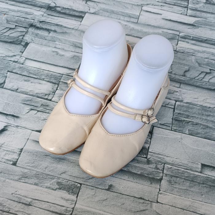 Gambar Flat shoes wanita terbaru Sepatu wanita hak tahu teplek kekinian dari Vava Jack brand undefined Tokopedia