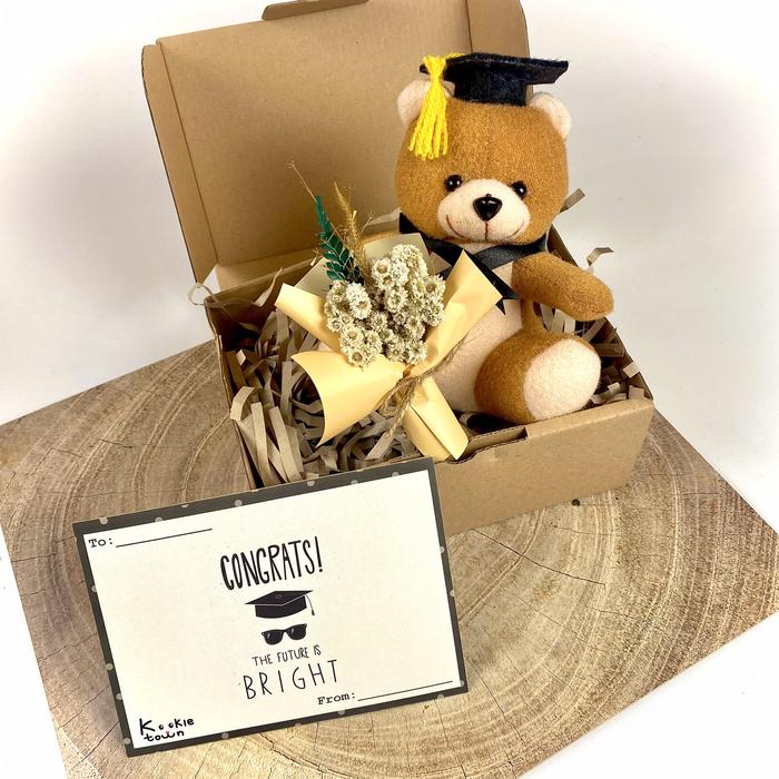 Gambar Kado Wisuda / Boneka Wisuda / Gift Boneka Bunga / Hampers Snack - Sukses Set (S) dari Kookie Town Hamper undefined Tokopedia