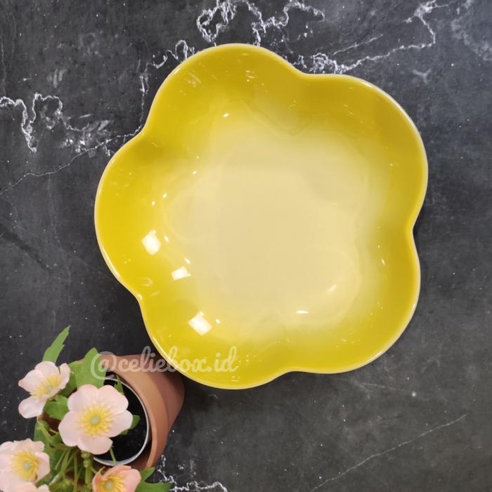 Gambar Original Le creuset flower dish 20cm - Soleil dari Celiebox undefined Tokopedia