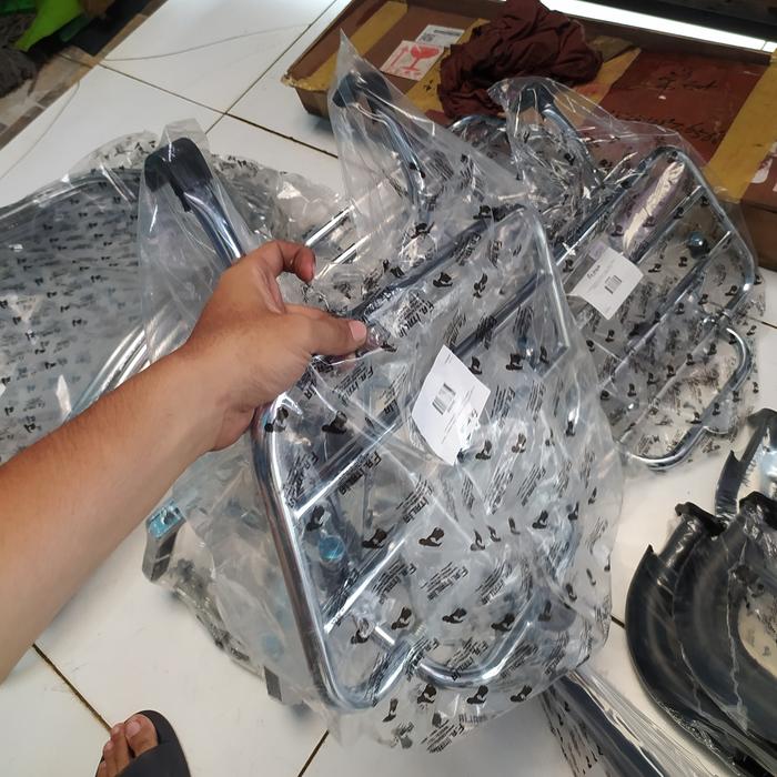 Jual frontrack Vespa fa italy model pake derigen original baru mulus