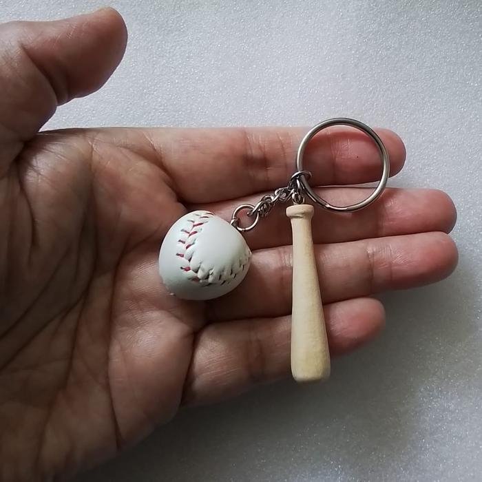 Gambar baseball gantungan kunci Baseball dari AKBAR RIZKI. undefined Tokopedia