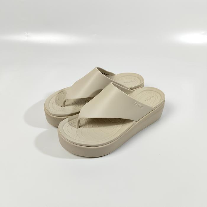 Jual SANDAL CROCS BROOKLYN JEPIT WEDGES/CROCS WANITA