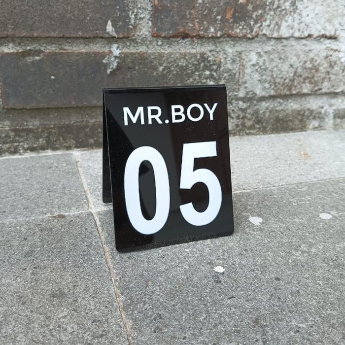 Gambar nomor meja akrilik / nomor meja murah / nomor meja cafe/ nomor meja - Hitam dari Madera Project undefined Tokopedia