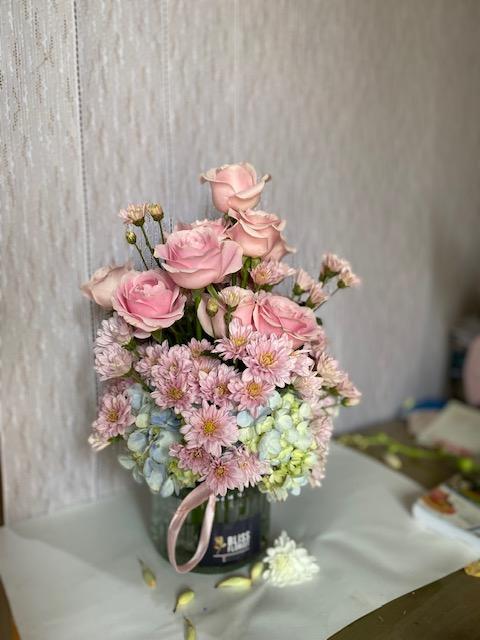 Gambar Vas bunga meja segar / Vas bunga sedap malam lily segar/ eid mubarak - Mix C dari Bliss floristBandung undefined Tokopedia