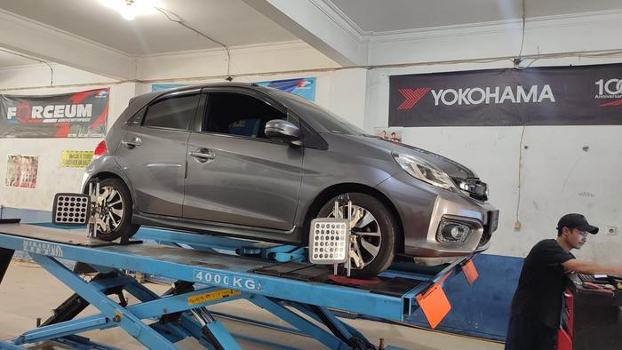 Gambar Paket Spooring 3D Dan Balance Mobil Honda Brio mirage Ayla Sigra dari Strike119 undefined Tokopedia
