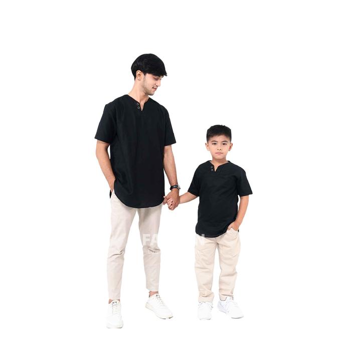 Gambar Koko Anak Muslim Lengan Pendek Warna Hitam Couple Mono Series Fadsan - MONO BLACK, SIZE ANAK XS dari FADSAN undefined Tokopedia