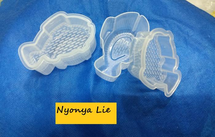 Gambar CNB01 Cetakan Nasi Bento Sushi Onigiri Kartun Love Bear Triangle - Fish dari Nyonya Lie undefined Tokopedia