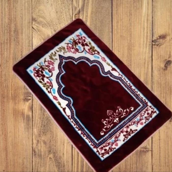 Gambar sajadah tebal | sajadah empuk | sajadah dewasa tebal - Merah dari NaureenShope_NEW undefined Tokopedia