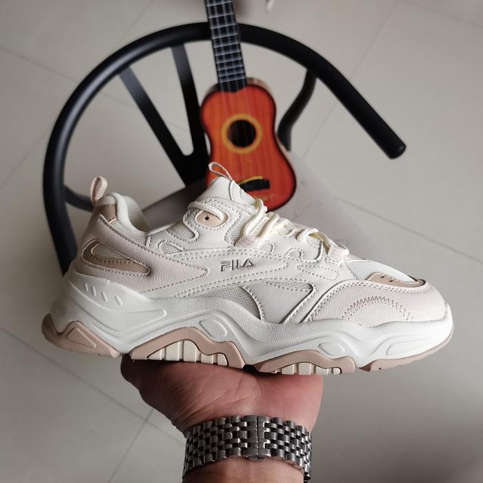 Gambar Fila Original 2023 Olahraga Sepatu Lari Wanita - Putih, 35 dari TOP Sepatu TOKO undefined Tokopedia