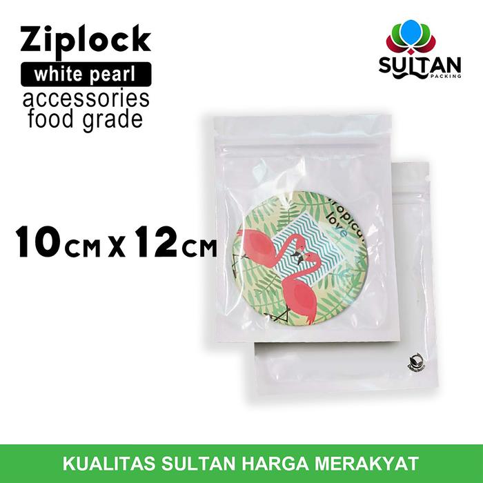 Supermarketda yalangoch qiz klip