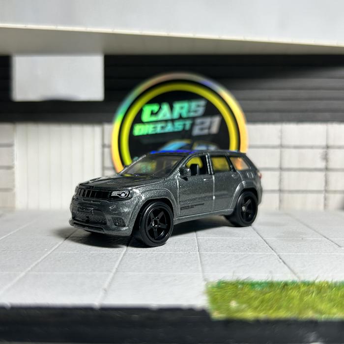 Hot Wheels Fast & Furious Jeep Grand Cherokee Track Hawk – 1:64 Scale Die-Cast Car With Flashing Light