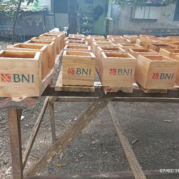 Gambar kotak tisu kayu tempat tisu kayu box tisu kayu aesthetic - logo custom, kecil dari PUTRA ADAM99 undefined Tokopedia