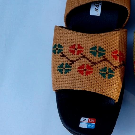 Gambar SANDAL KRISTIK MALANG MOTIF homemade handmade , produksi sendiri , - Cokelat, 36 dari sandalkristikmalang undefined Tokopedia