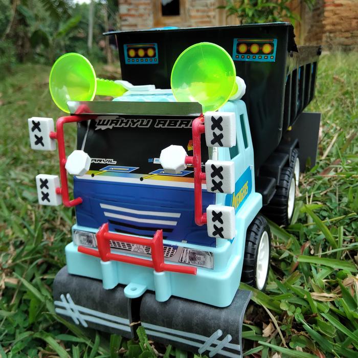 Gambar Mainan truk keren modipikasi miniatur - wahyu abadi 01 dari Raffaa shop undefined Tokopedia