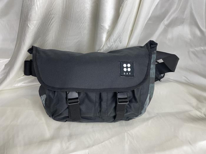 Gambar AIDEN SLING BAG - Grey dari BAXinc undefined Tokopedia
