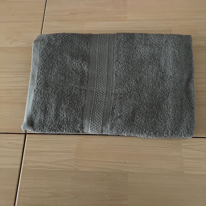 Gambar handuk Mutia grade A - Abu-abu dari Hanmastis undefined Tokopedia