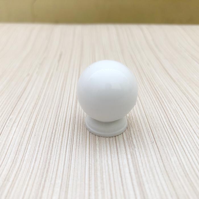 Gambar Handle Plastik Bola/Tarikan Laci Bola/Knob Bola/Tarikan Laci Lemari - Putih dari Daily Shopss undefined Tokopedia