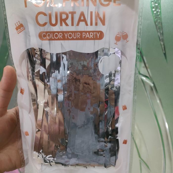 Gambar Tirai Foil Rumbai / Curtain Selinger Foil / Backdrop Foil - Silver dari Crystall Puding dan Cake undefined Tokopedia