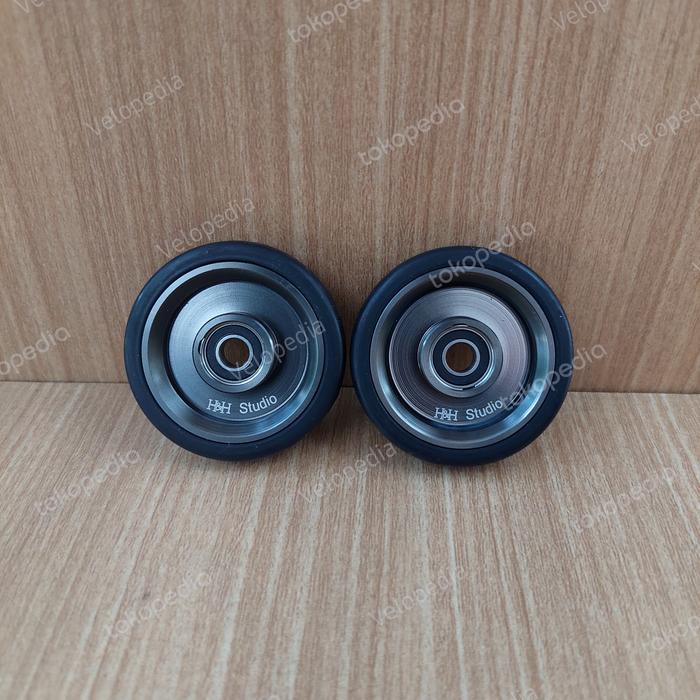 Gambar roda kecil Bromi H&H EASY WHEEL 45MM - TITANIUM dari Velopedia undefined Tokopedia