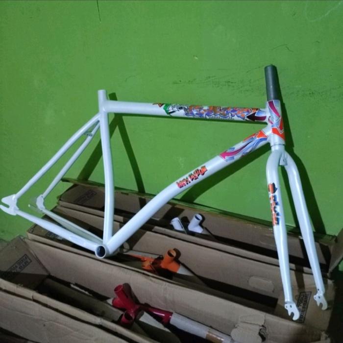 Gambar Frame Fixie Wimcycle Os - Frame sepeda fixie - frame fixie overaize - Putih dari Eka Jaya Os undefined Tokopedia