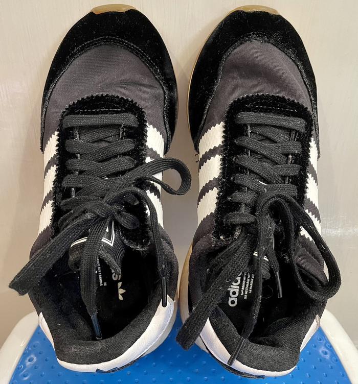 Sepatu Wanita Adidas Women Iniki Runner Shoes Original