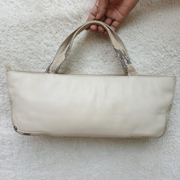 Gambar Tas Handbag Wanita Renoma Cream Kulit Asli Preloved dari unstoppablebag undefined Tokopedia