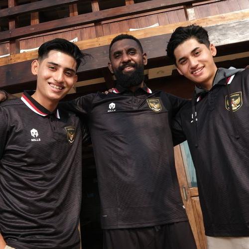 Gambar Jersey Timnas indonesia Mills Replica Version - 3RD, S dari CENTRAL JERSEY INDONESIA undefined Tokopedia