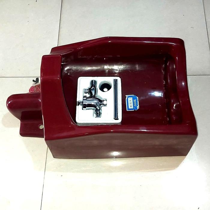 Gambar urinal maroon toto + push kran tw /urinal merah tua toto komplit set dari Reinhart sanitary undefined Tokopedia