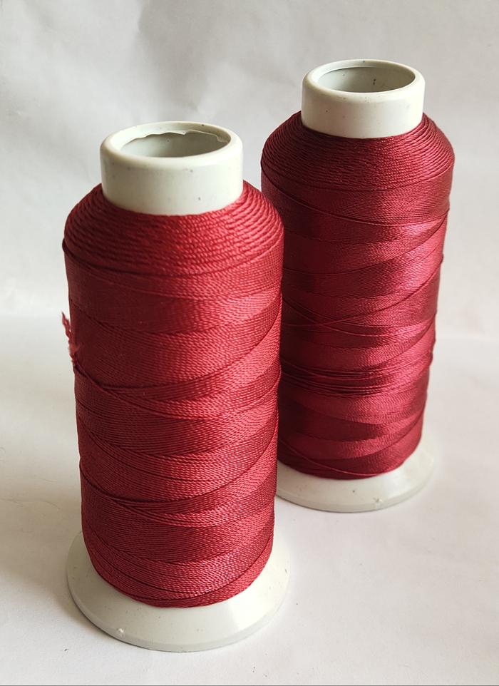 Gambar Benang Jahit Tas Kulit dan Jok - Merah dari Yarnnary Sejahtra undefined Tokopedia