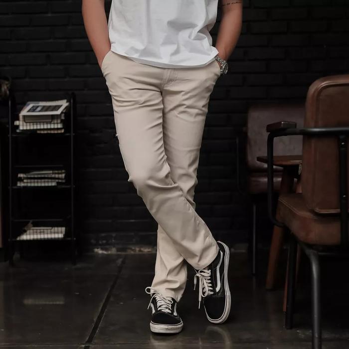 Gambar celana panjang pria dewasa distro premium jumbo hitam bahan katun - Cream, XL ( 32-33 ) dari Zafos.id undefined Tokopedia