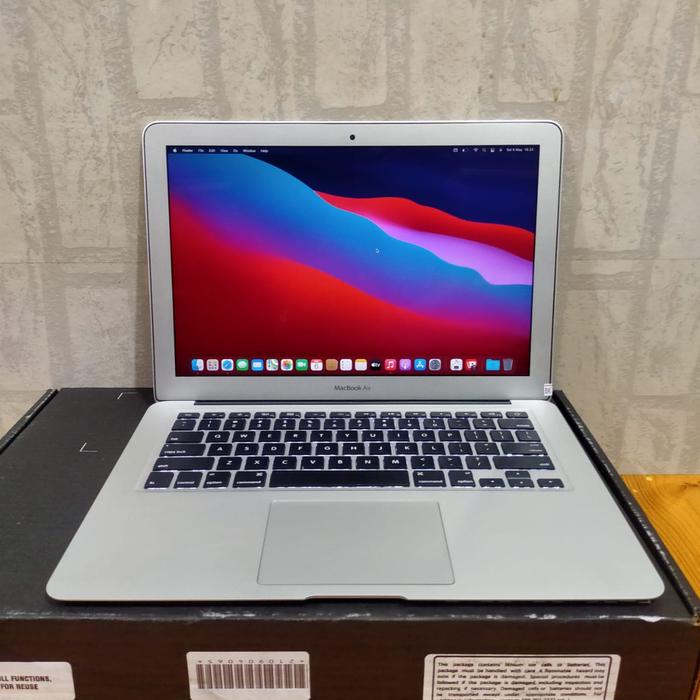 MacBook Air Early 2015 Corei7 8Gb 11inch ノートPC