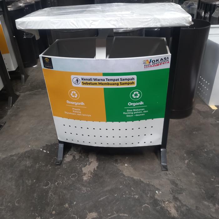 Gambar Tempat sampah 2in1 plat hitam model topi knokdown dari Cipta Abadi Putra undefined Tokopedia