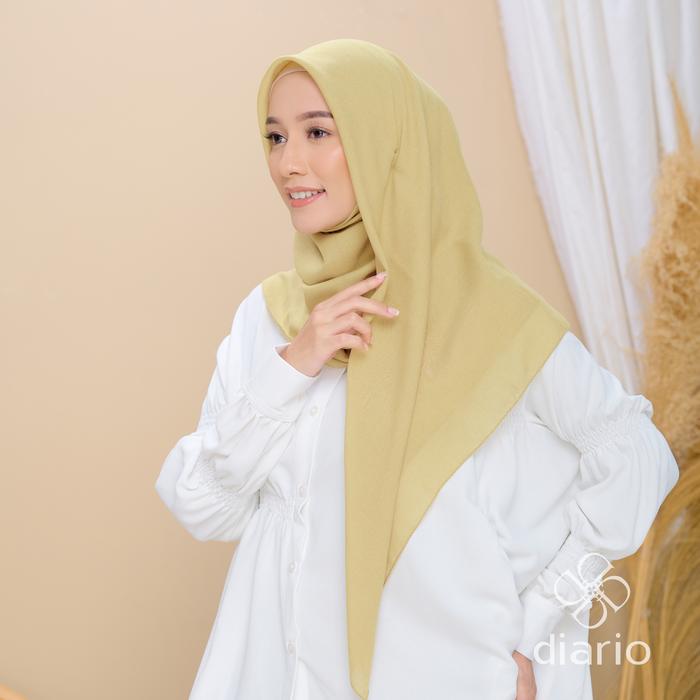 Gambar Diario - Hijab Wanita Paris Plain Scarf Voal - Wax Yellow dari Diario undefined Tokopedia