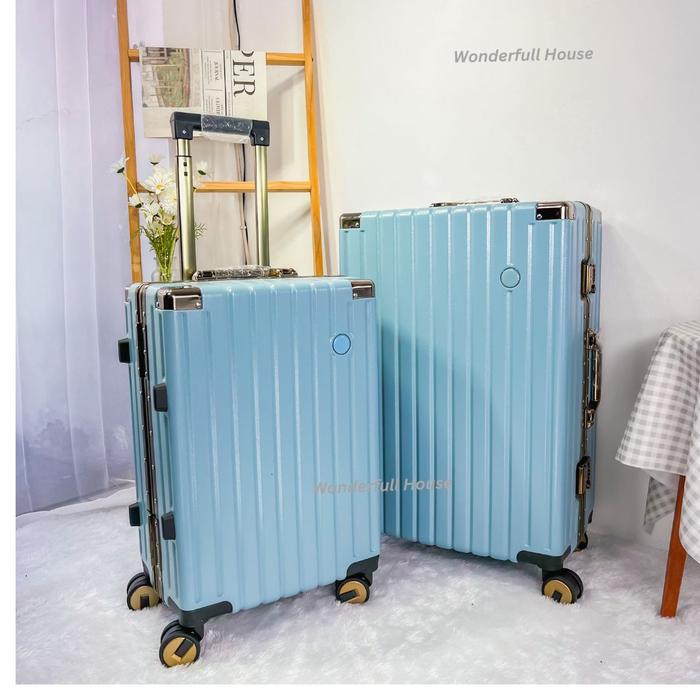 Gambar Koper Kabin Bagasi List Gold Anti Pecah Koper 20 Inch 24 inch Import - JarvisLightBlue, 20 Inch dari Houseware Indonesia_NEW undefined Tokopedia