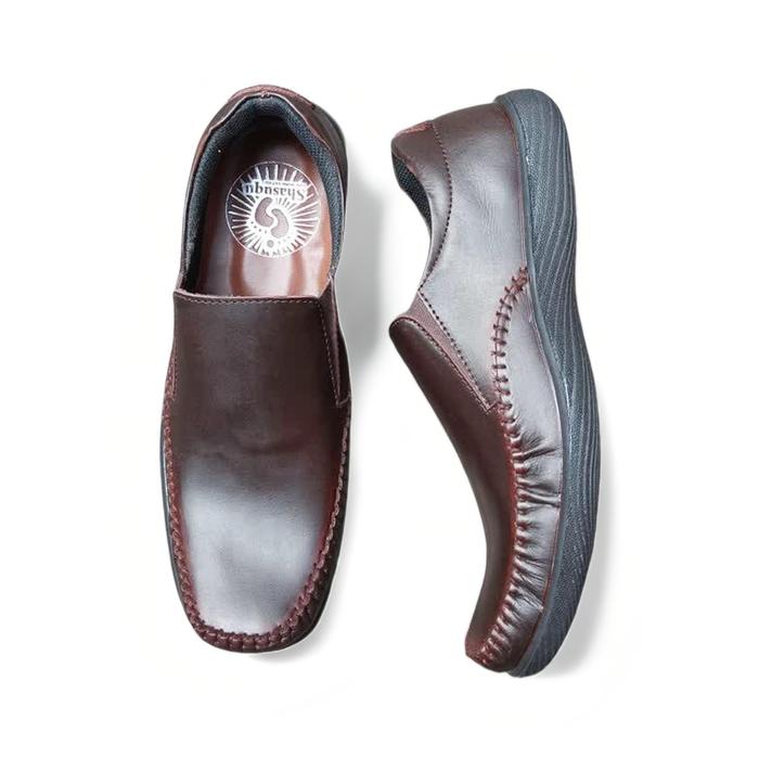 Promo sepatu casual slip on pria kulit/sepatu santai 100% Original