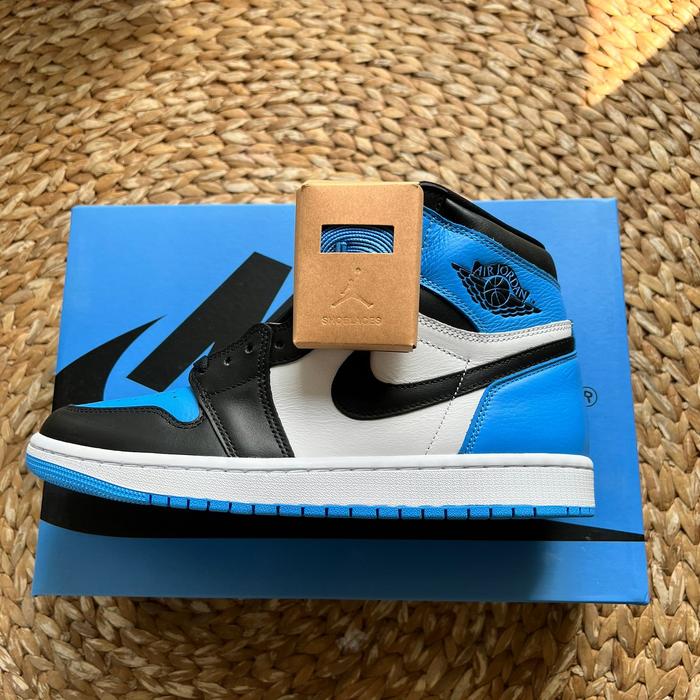Jual Jordan Retro High OG UNC Toe University Blue Black White